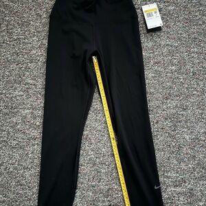 Nike Womens NWT Classic Black Leggings